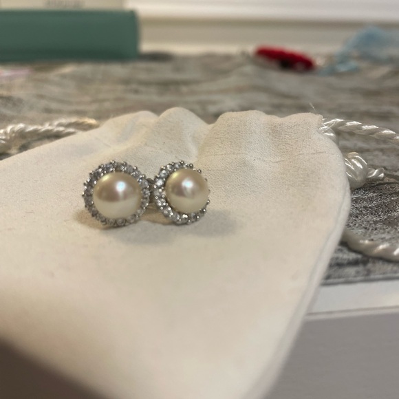 silver pearl zirconia earrings - Picture 4 of 5